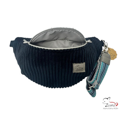 ZUMiE Crossbody Bag Gr.XL / Gassitasche, Farbe Schwarz