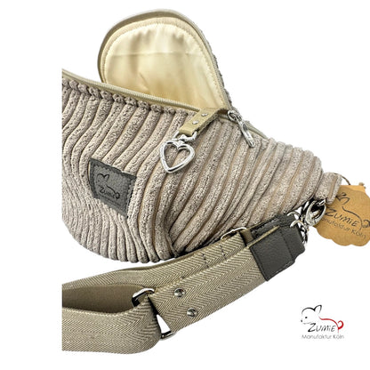 ZUMiE Crossbody Bag Gr.XL / Gassitasche, Farbe Beige