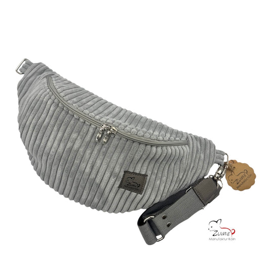ZUMiE Crossbody Bag Gr.XL / Gassitasche, Farbe Hellgrau