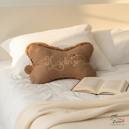 ZUMiE Leseknochen Kollektion Pompeux, Bestickung "Kuschelzone", Farbe Braun