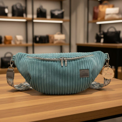 ZUMiE Crossbody Bag Gr.XL / Gassitasche, Farbe Aqua