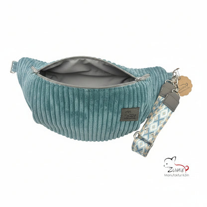 ZUMiE Crossbody Bag Gr.XL / Gassitasche, Farbe Aqua